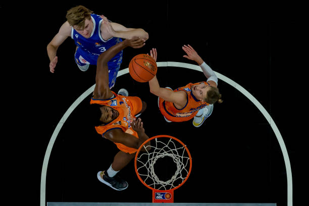 而是用胸部 而是用胸部