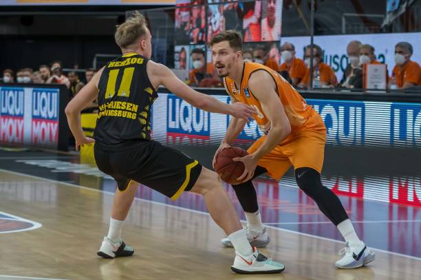 迫使其犯错 迫使其犯错